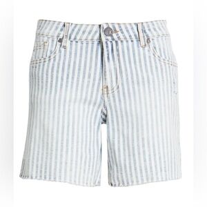 KUT from the Kloth Sophia Shorts with Frey Hem in Journal Wash